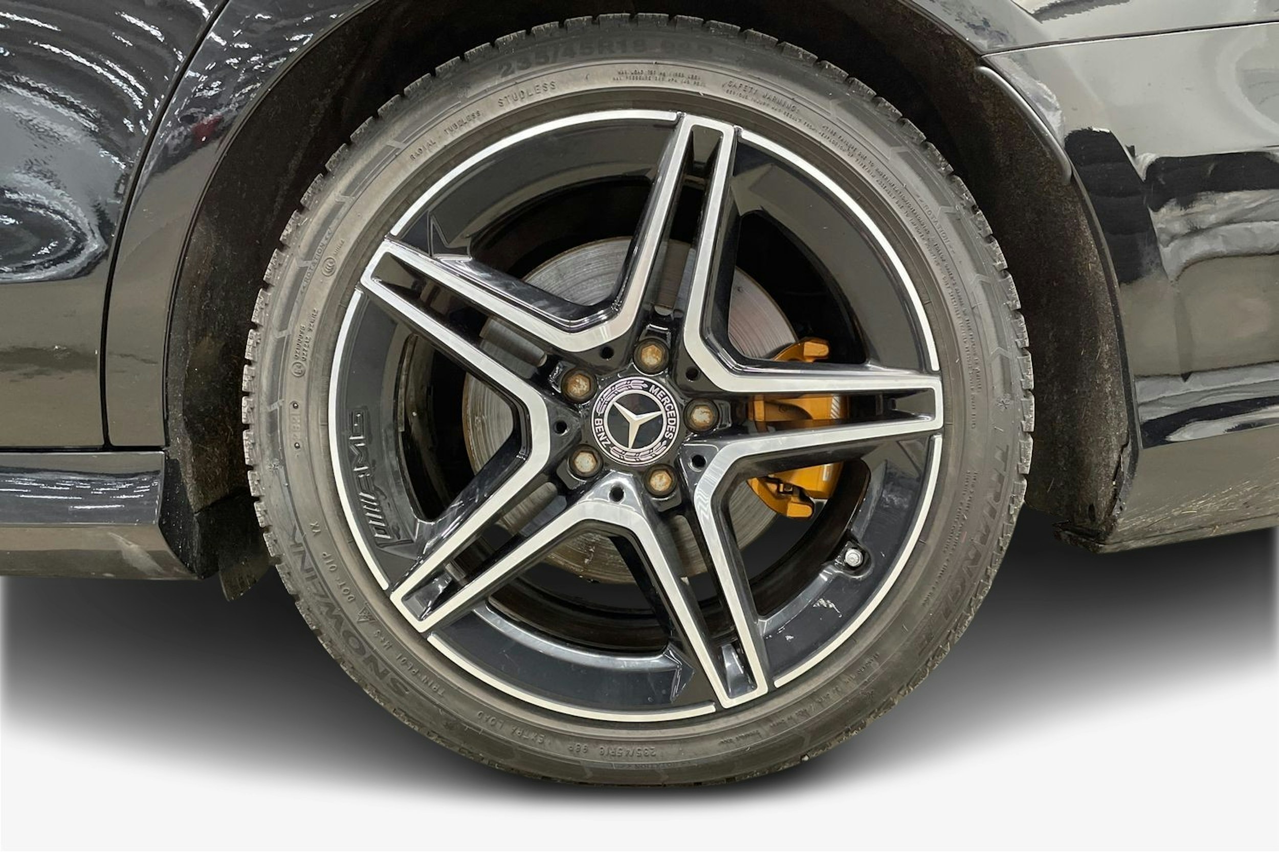 musta Mercedes-Benz E 2021 kuva 11.