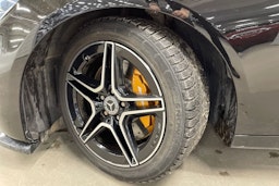 musta Mercedes-Benz E 2021 kuva 13.