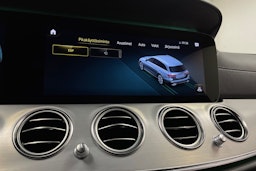 musta Mercedes-Benz E 2021 kuva 19.