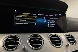 musta Mercedes-Benz E 2021 kuva 20.