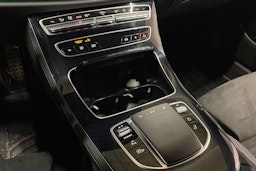 musta Mercedes-Benz E 2021 kuva 24.