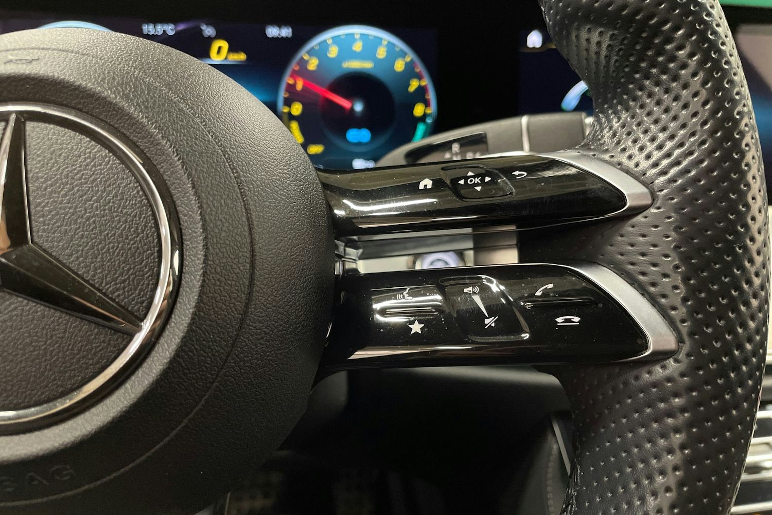 musta Mercedes-Benz E 2021 kuva 27.