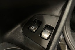 musta Mercedes-Benz E 2021 kuva 28.