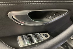 musta Mercedes-Benz E 2021 kuva 29.