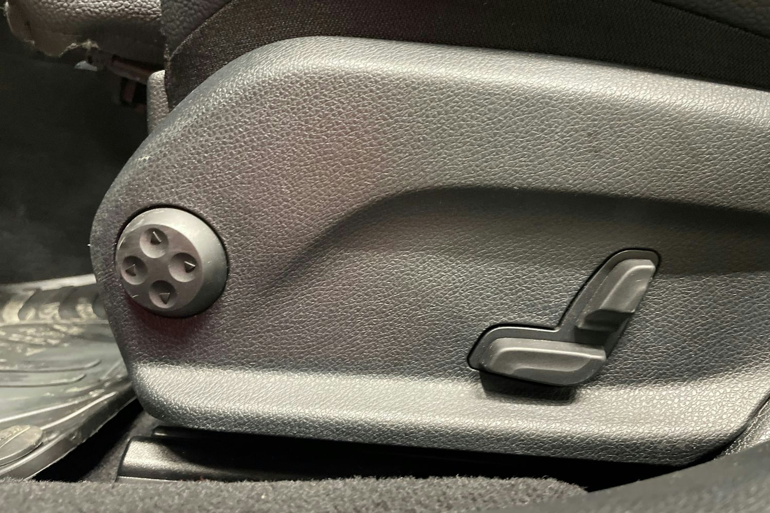 musta Mercedes-Benz E 2021 kuva 31.