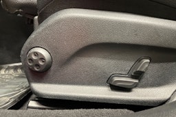 musta Mercedes-Benz E 2021 kuva 31.