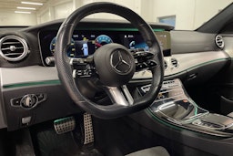 musta Mercedes-Benz E 2021 kuva 35.