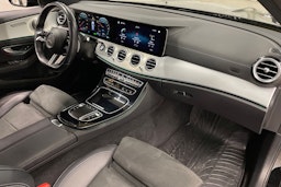 musta Mercedes-Benz E 2021 kuva 37.