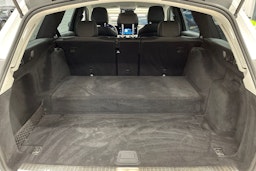 valkoinen Mercedes-Benz E 2021 kuva 14.