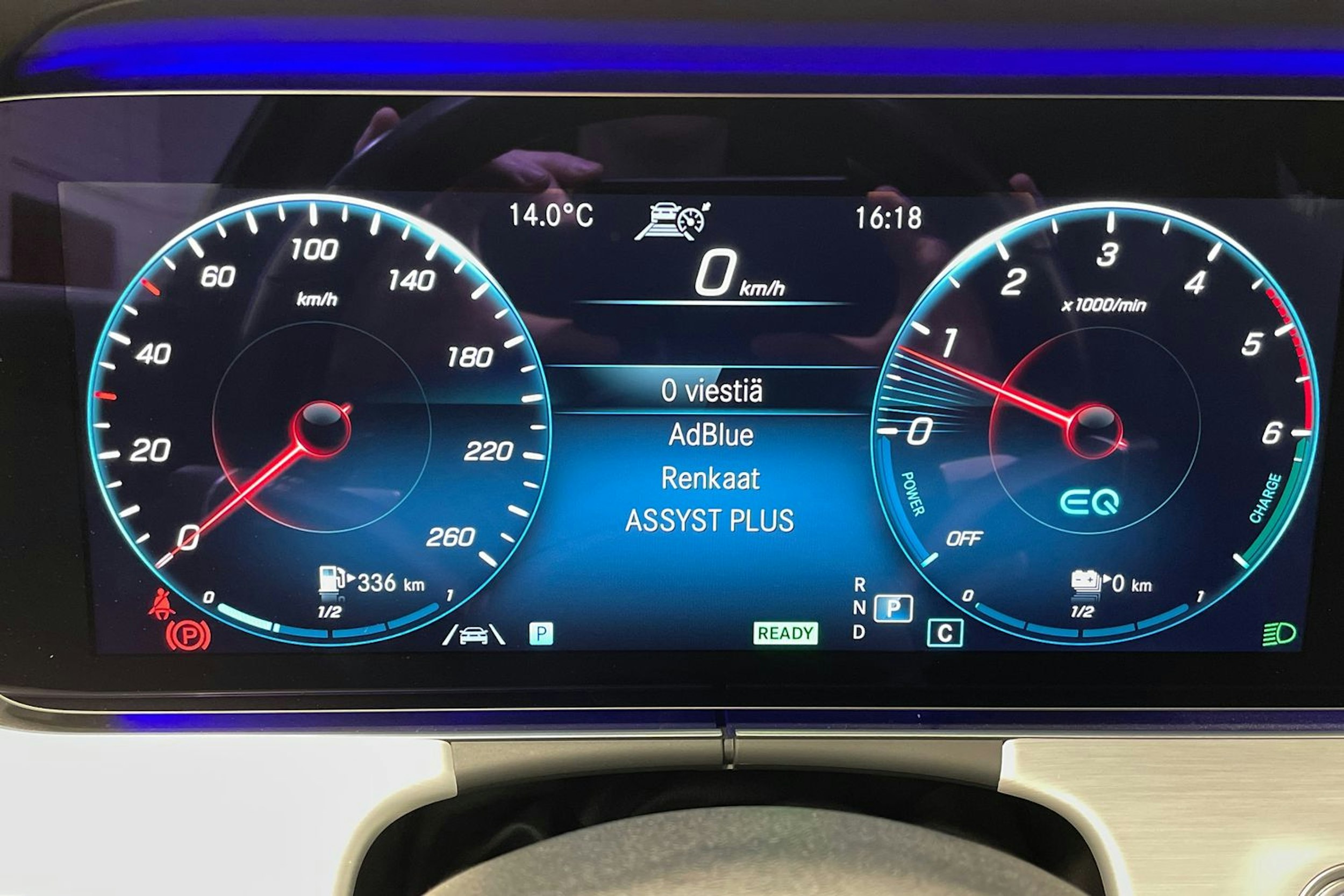 valkoinen Mercedes-Benz E 2021 kuva 15.