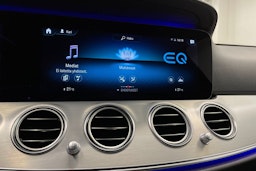 valkoinen Mercedes-Benz E 2021 kuva 17.