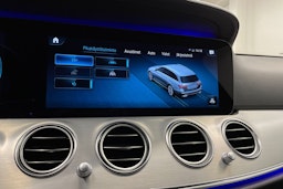 valkoinen Mercedes-Benz E 2021 kuva 19.