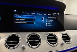 valkoinen Mercedes-Benz E 2021 kuva 20.