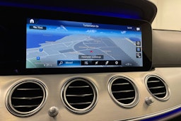 valkoinen Mercedes-Benz E 2021 kuva 22.