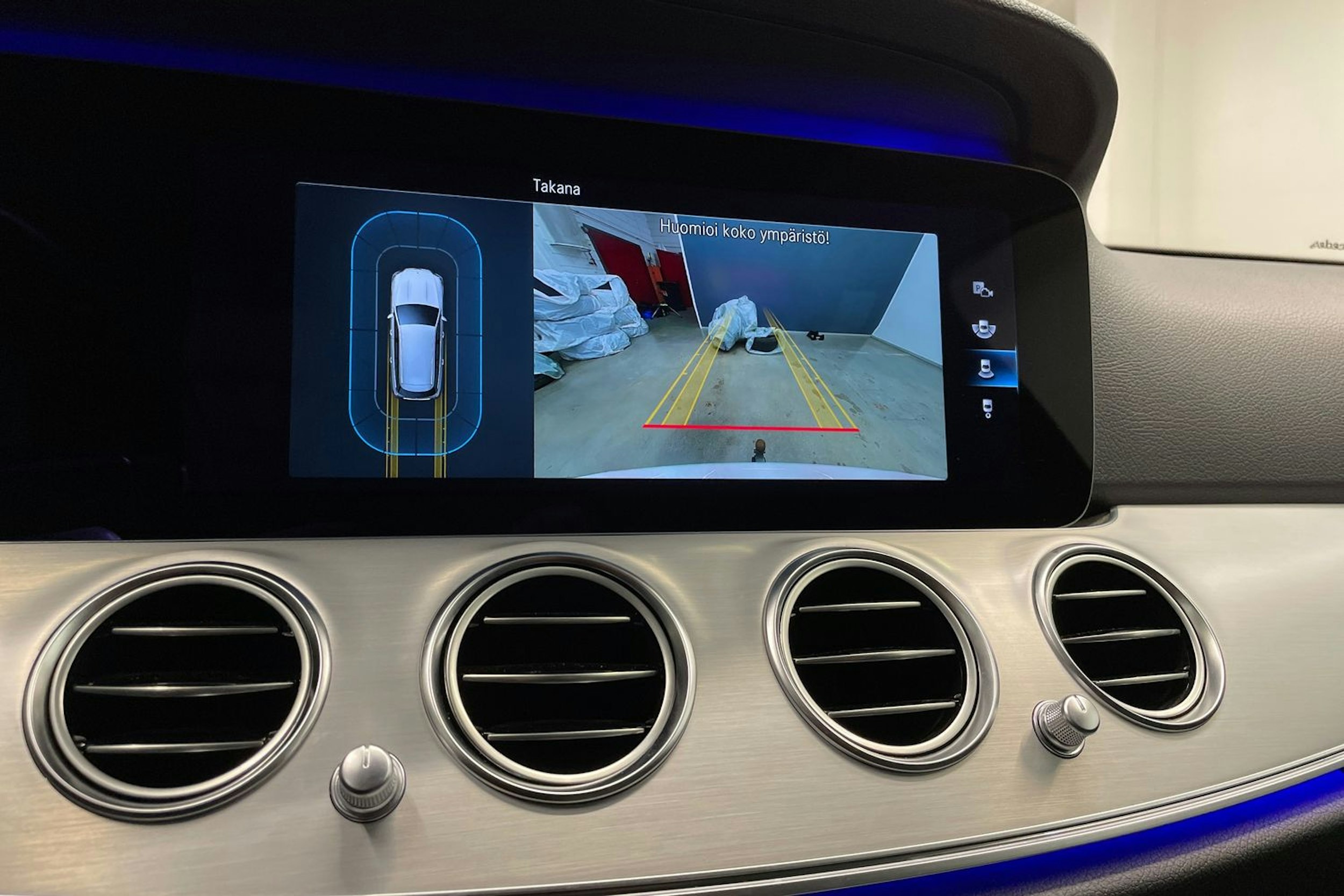 valkoinen Mercedes-Benz E 2021 kuva 23.