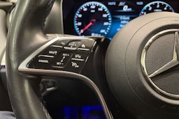 valkoinen Mercedes-Benz E 2021 kuva 26.