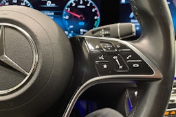 valkoinen Mercedes-Benz E 2021 kuva 27.