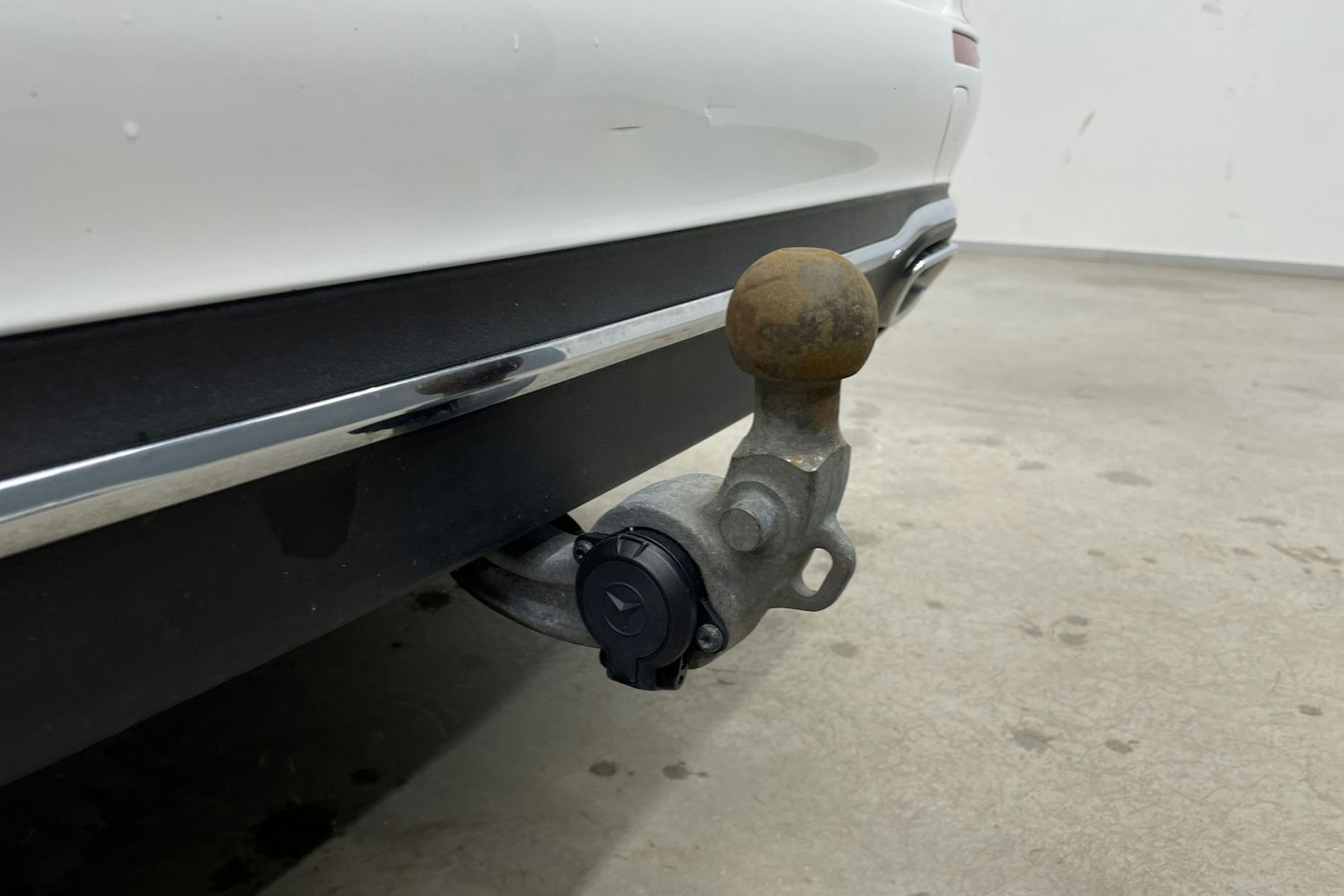 valkoinen Mercedes-Benz E 2021 kuva 33.