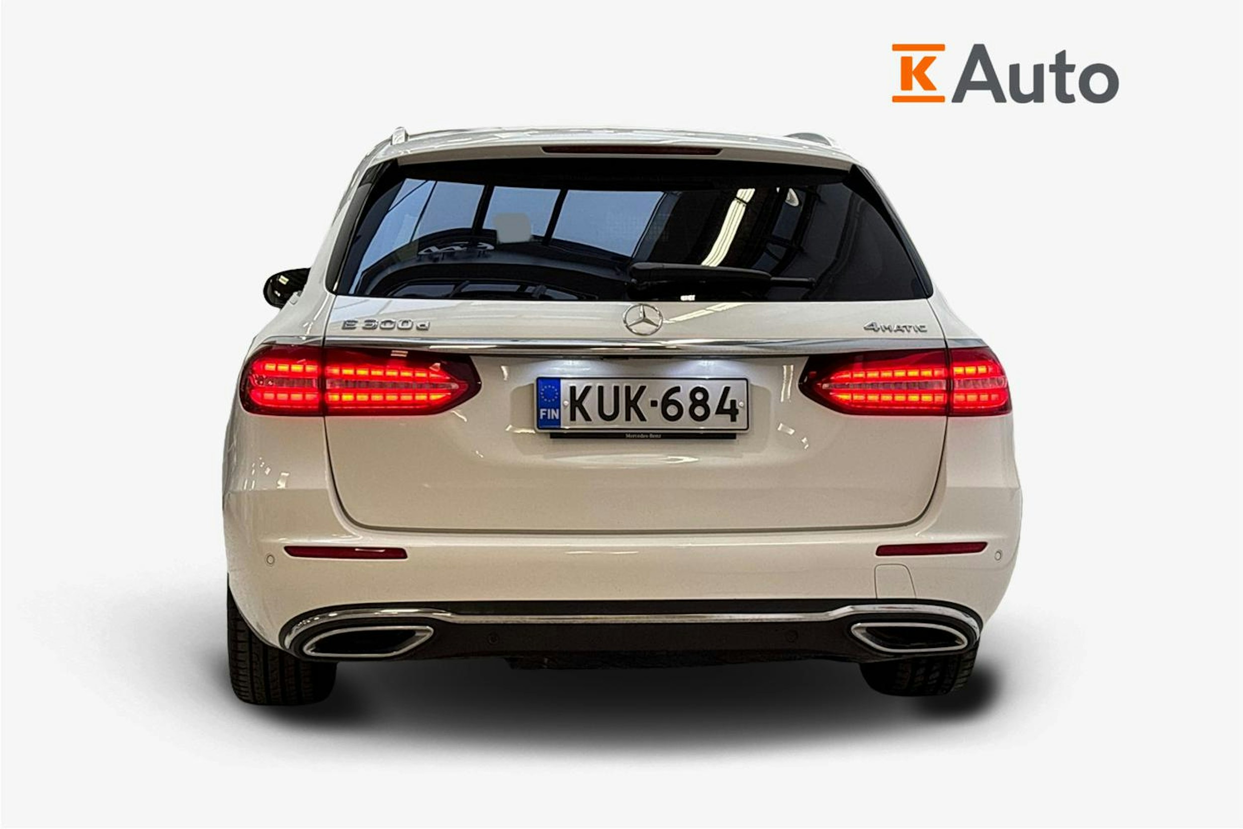 valkoinen Mercedes-Benz E 2021 kuva 3.