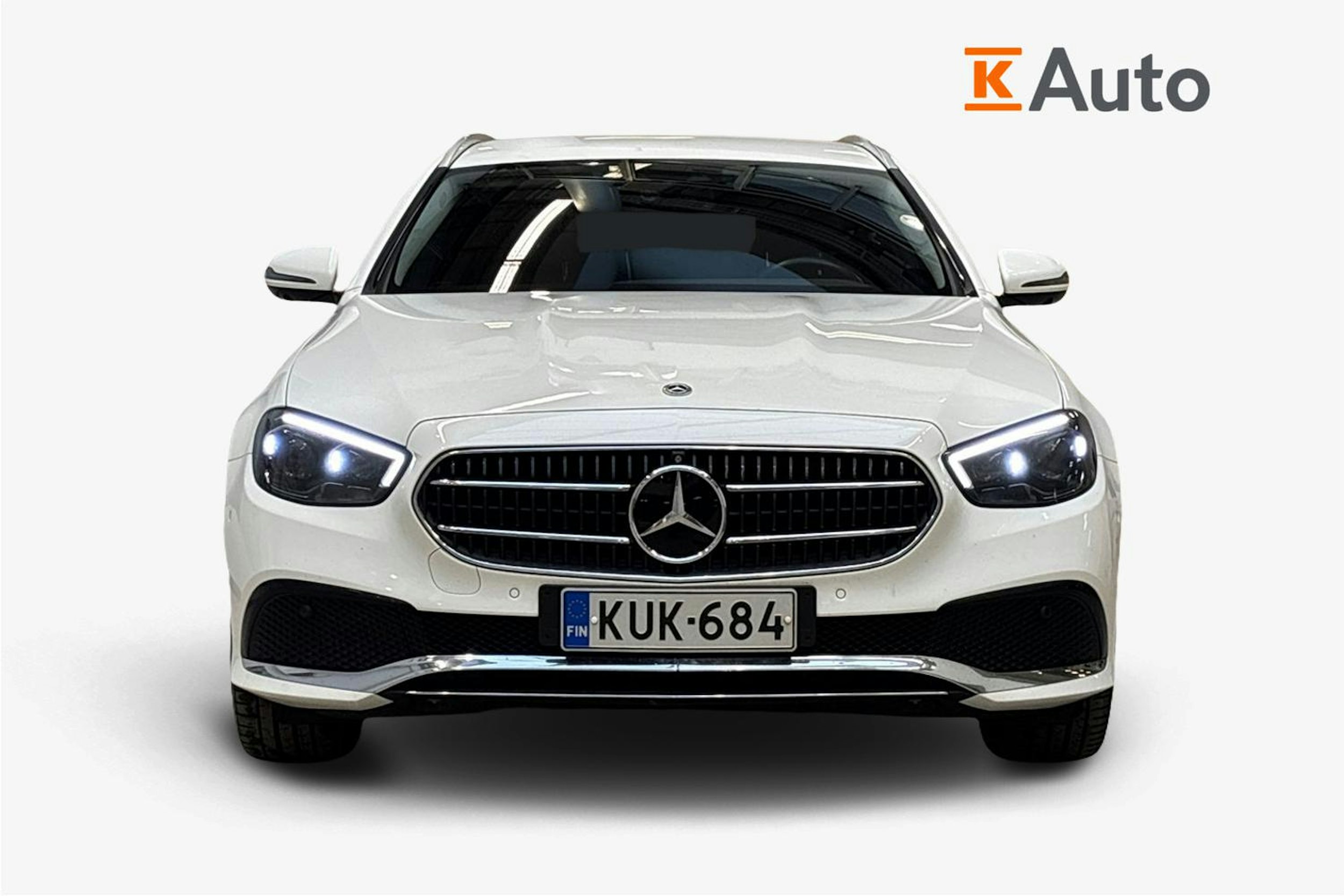 valkoinen Mercedes-Benz E 2021 kuva 5.