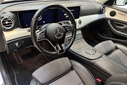 valkoinen Mercedes-Benz E 2021 kuva 7.