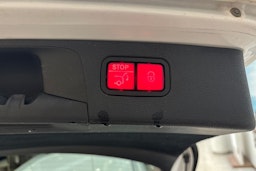 valkoinen Mercedes-Benz E 2021 kuva 15.