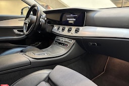 valkoinen Mercedes-Benz E 2021 kuva 20.