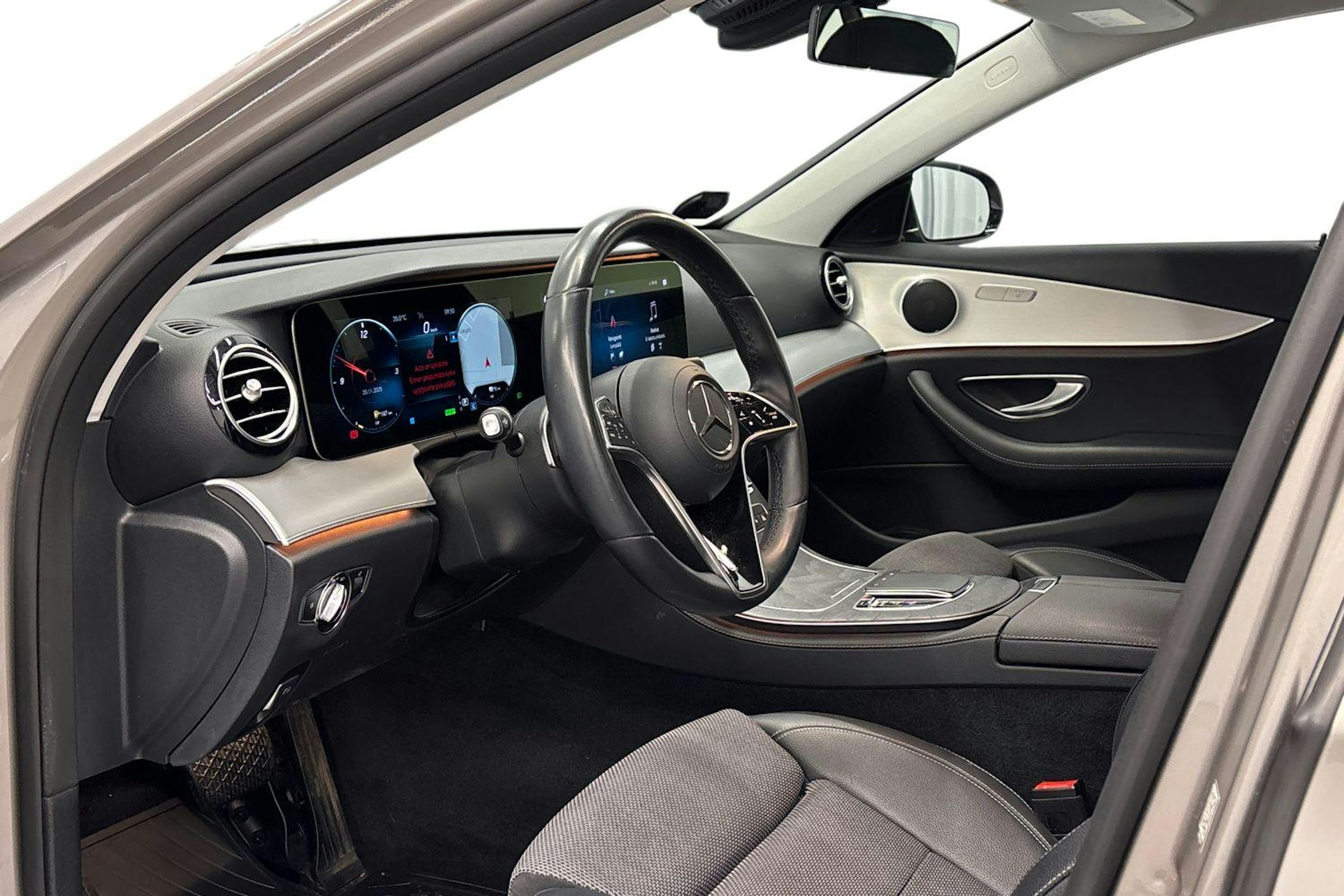 hopea Mercedes-Benz E 2021 kuva 7.