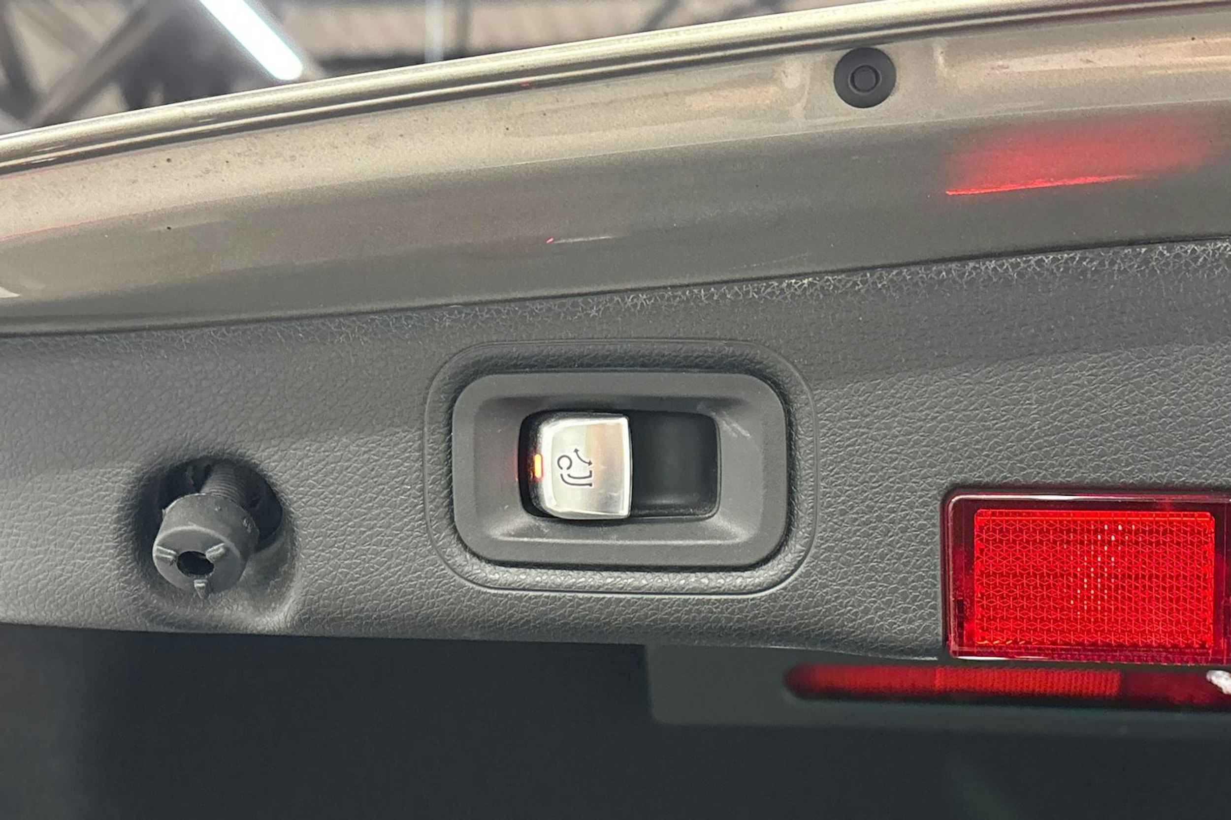 hopea Mercedes-Benz E 2021 kuva 17.