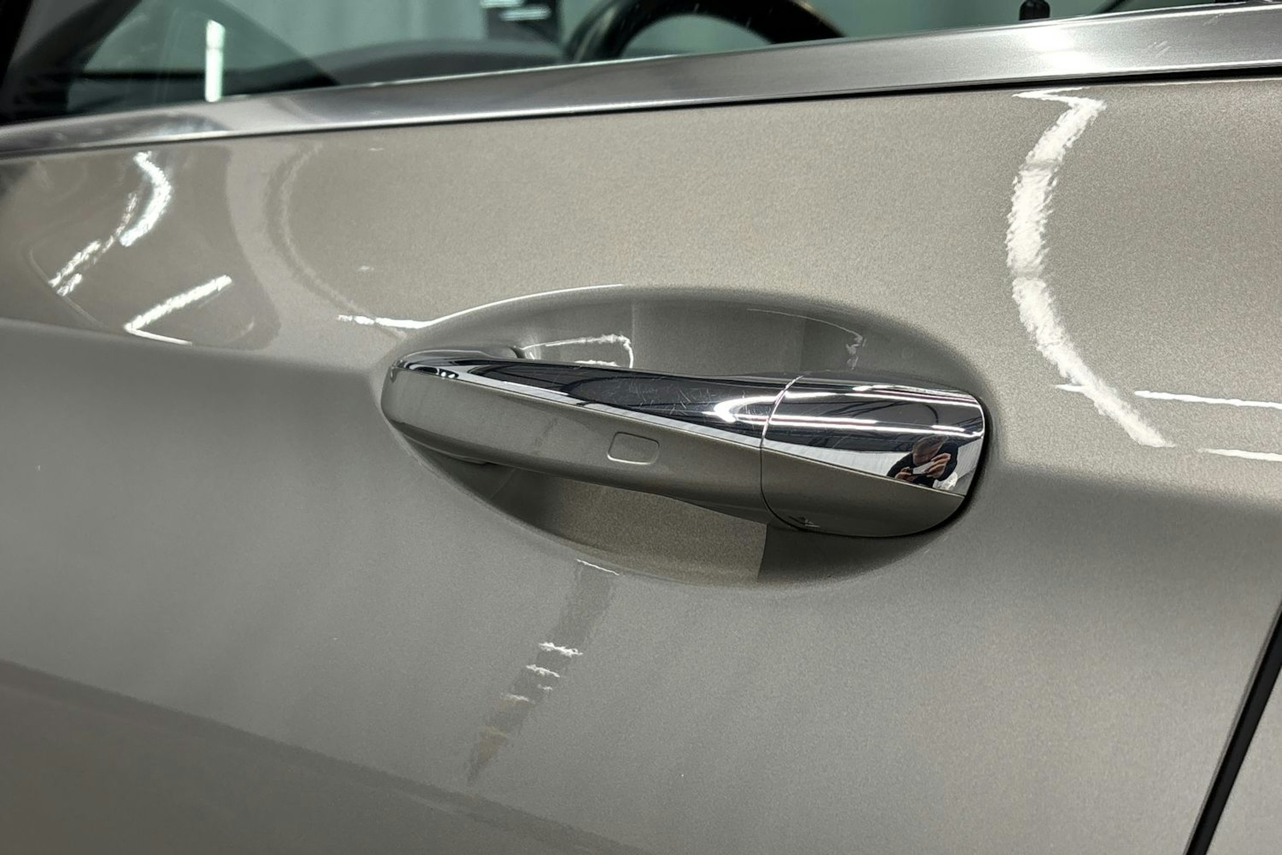 hopea Mercedes-Benz E 2021 kuva 19.