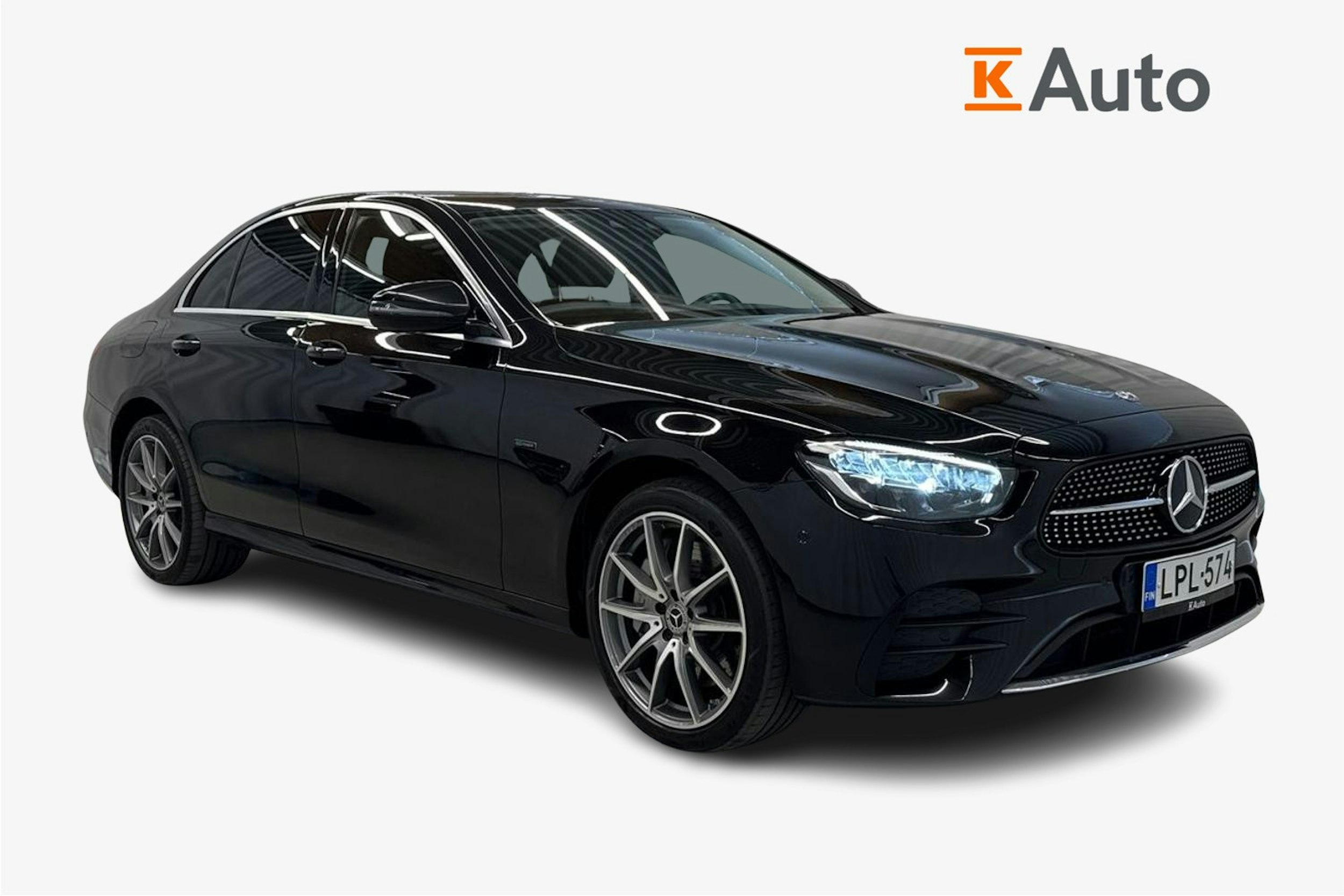 musta Mercedes-Benz E 2021 kuva 1.