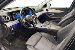musta Mercedes-Benz E 2021 kuva 7.