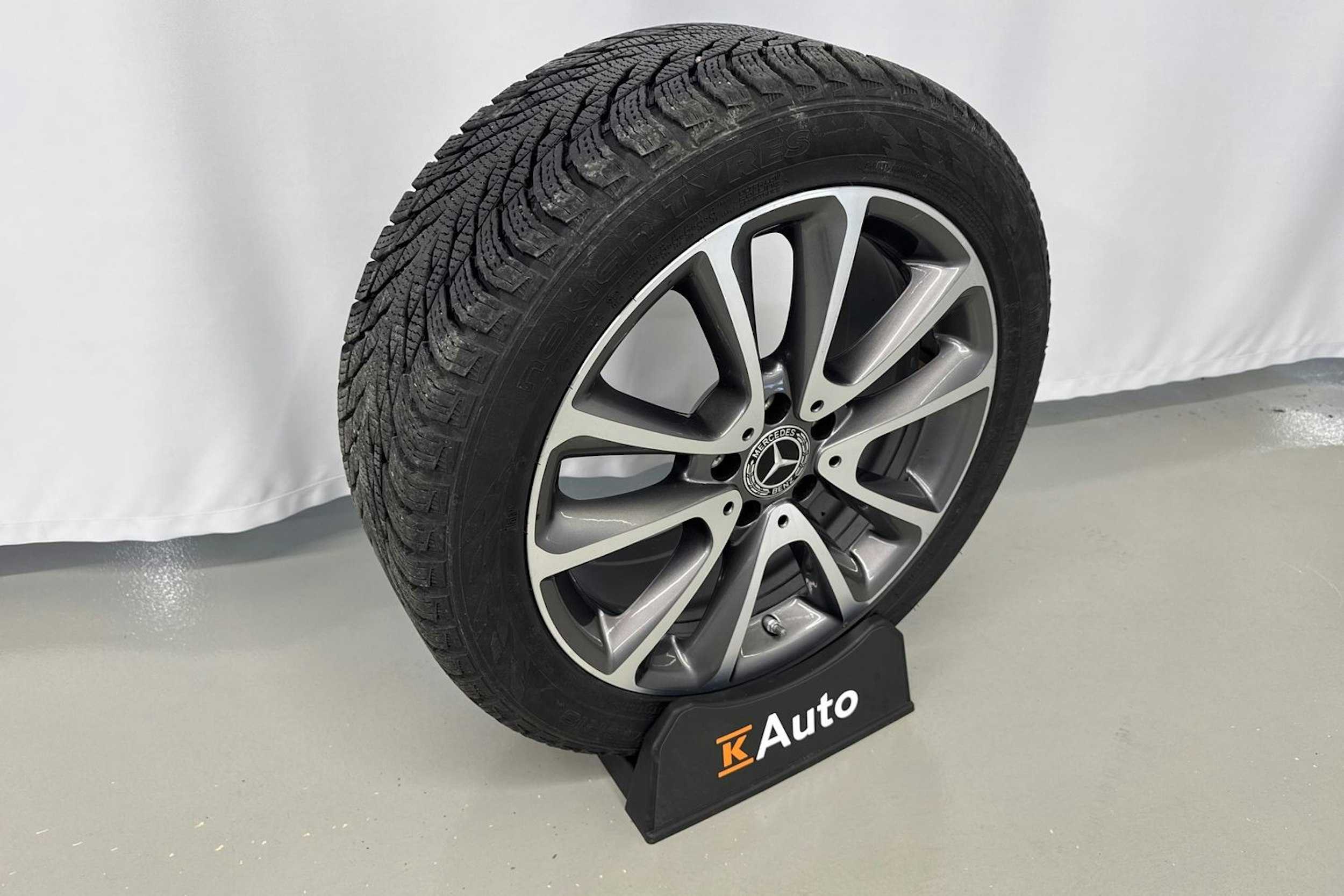 musta Mercedes-Benz E 2021 kuva 12.