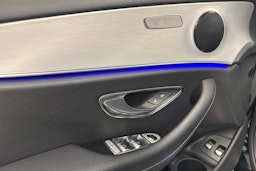 musta Mercedes-Benz E 2021 kuva 15.