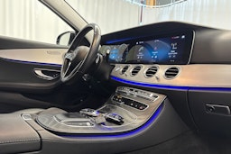 musta Mercedes-Benz E 2021 kuva 26.