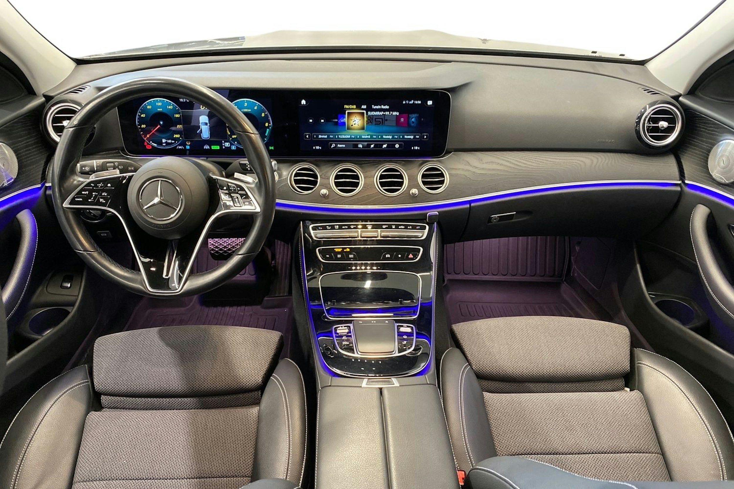 met. harmaa Mercedes-Benz E 2021 kuva 9.