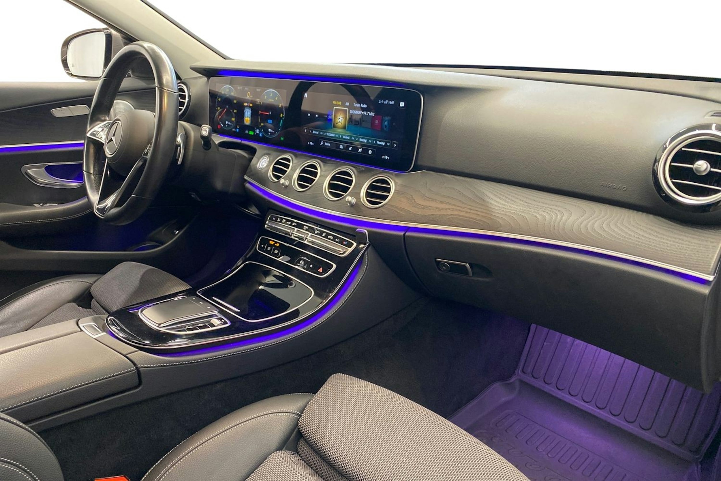 met. harmaa Mercedes-Benz E 2021 kuva 10.