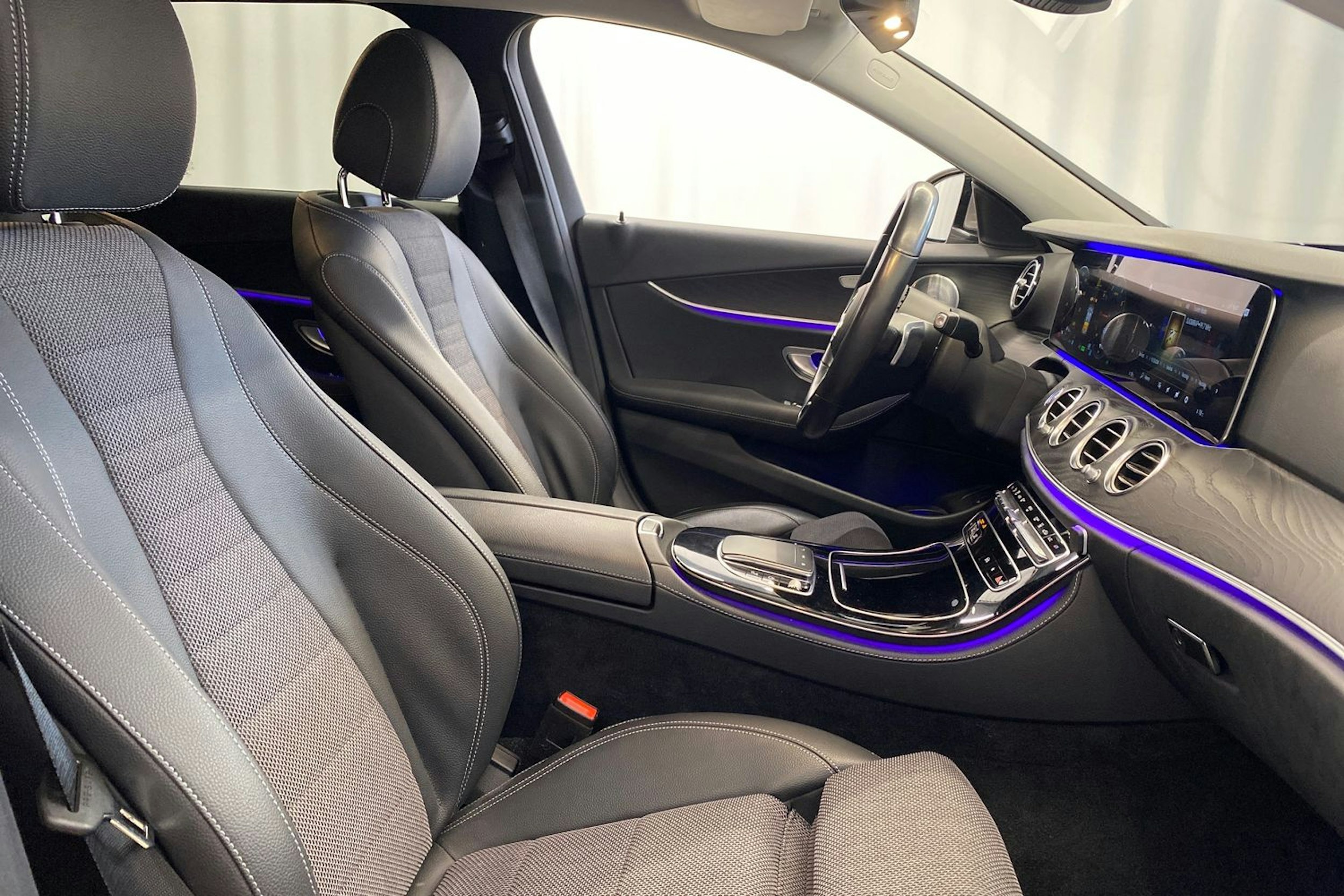 met. harmaa Mercedes-Benz E 2021 kuva 15.