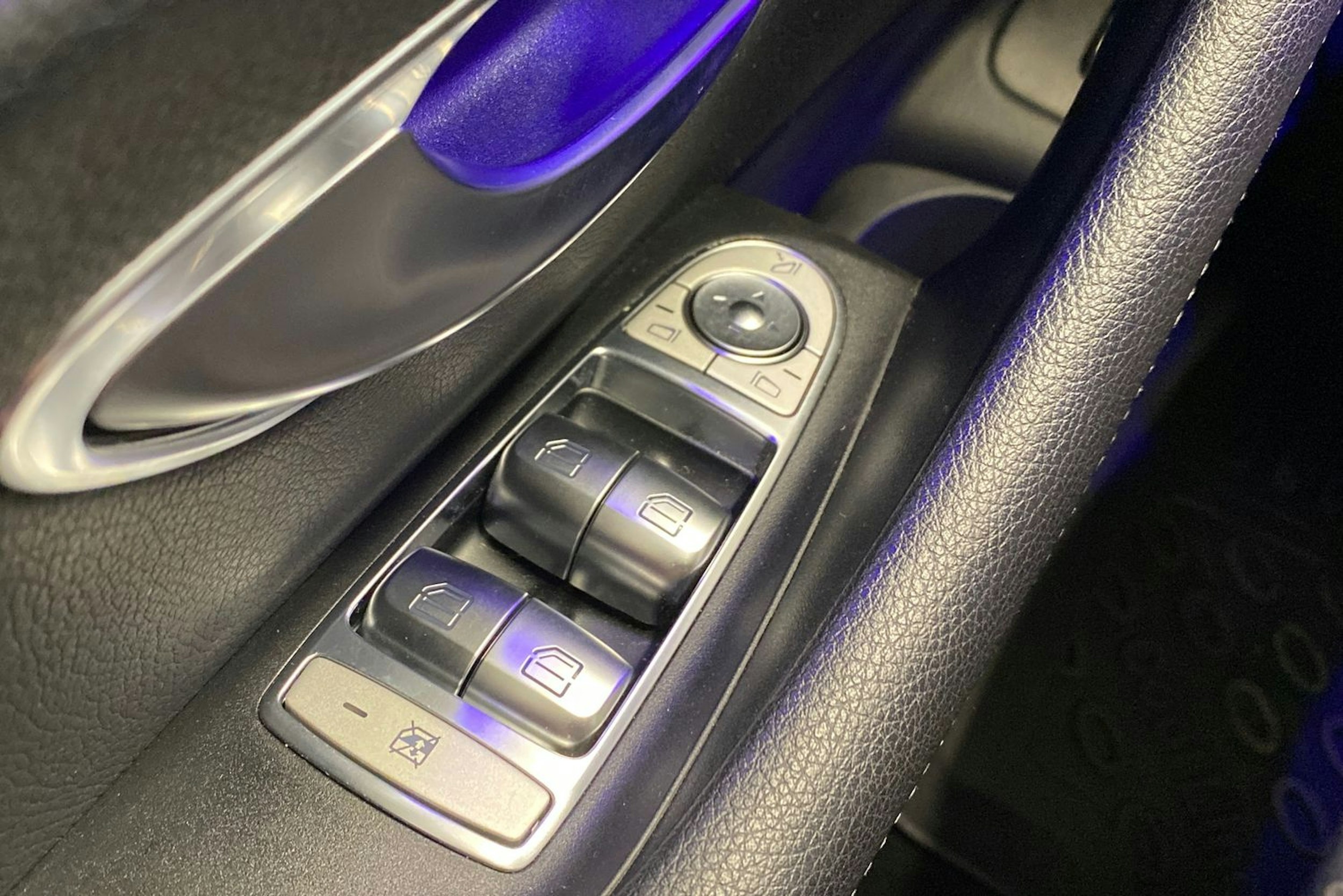met. harmaa Mercedes-Benz E 2021 kuva 17.