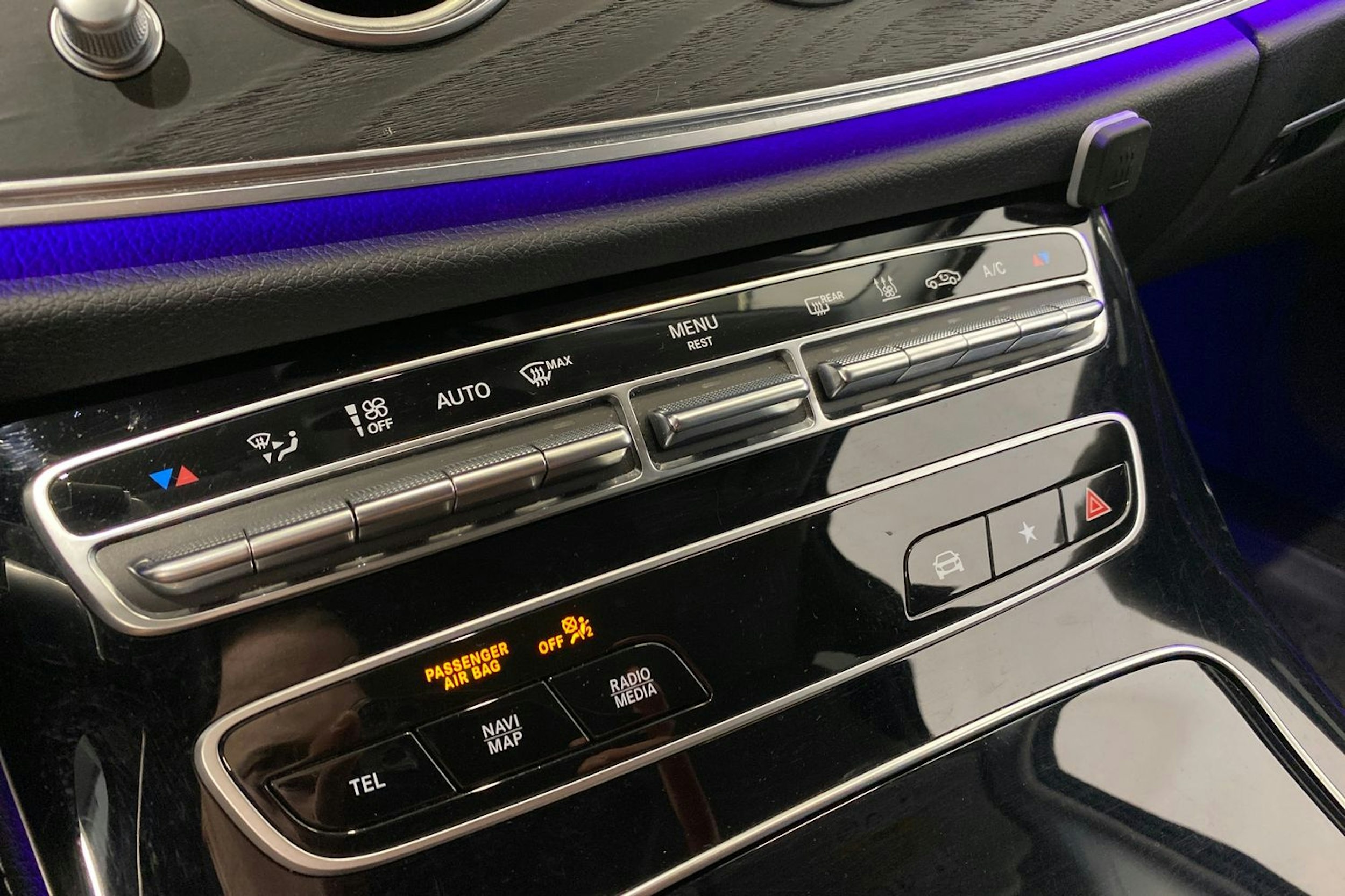 met. harmaa Mercedes-Benz E 2021 kuva 30.