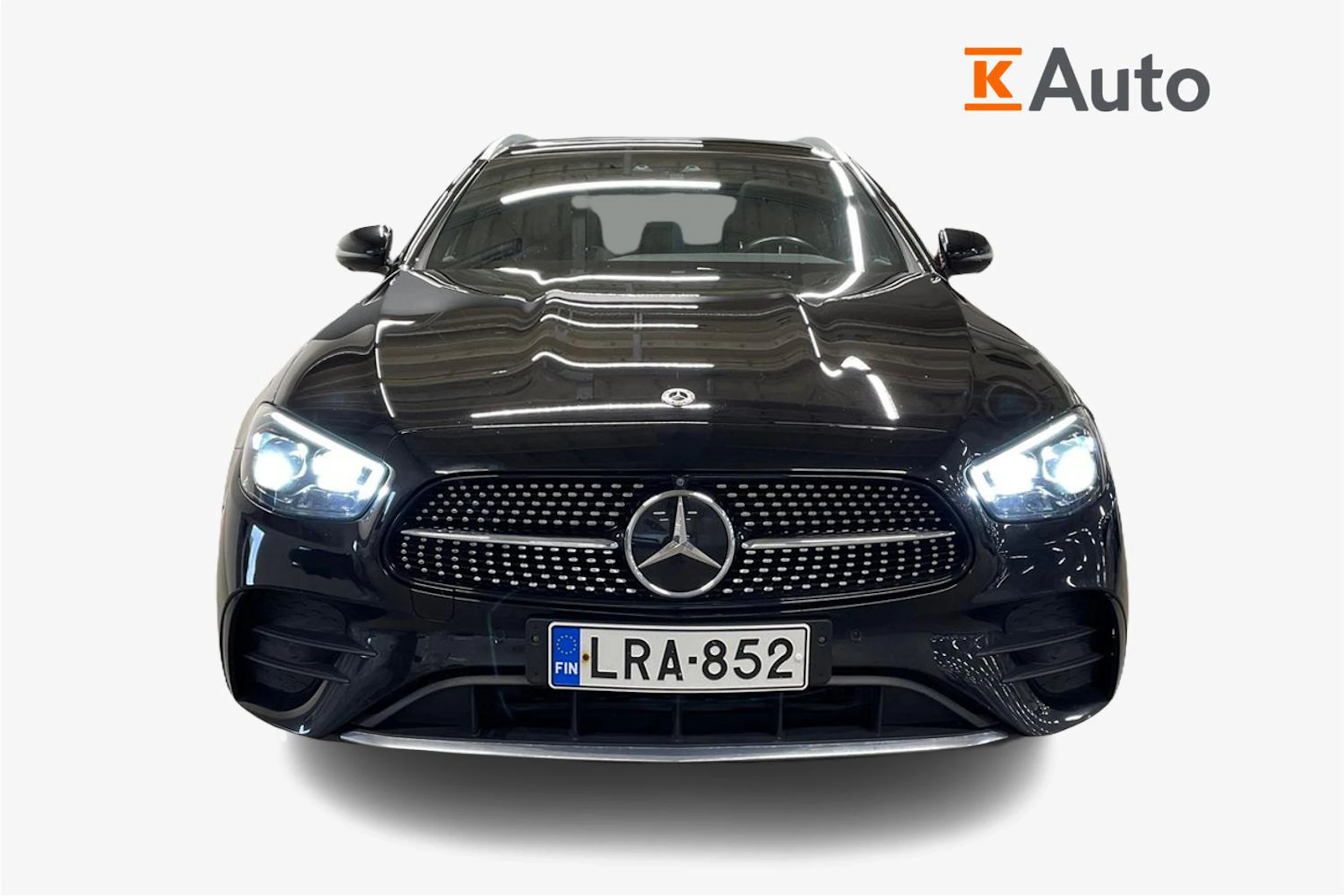 musta Mercedes-Benz E 2021 kuva 4.