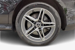 musta Mercedes-Benz E 2021 kuva 9.