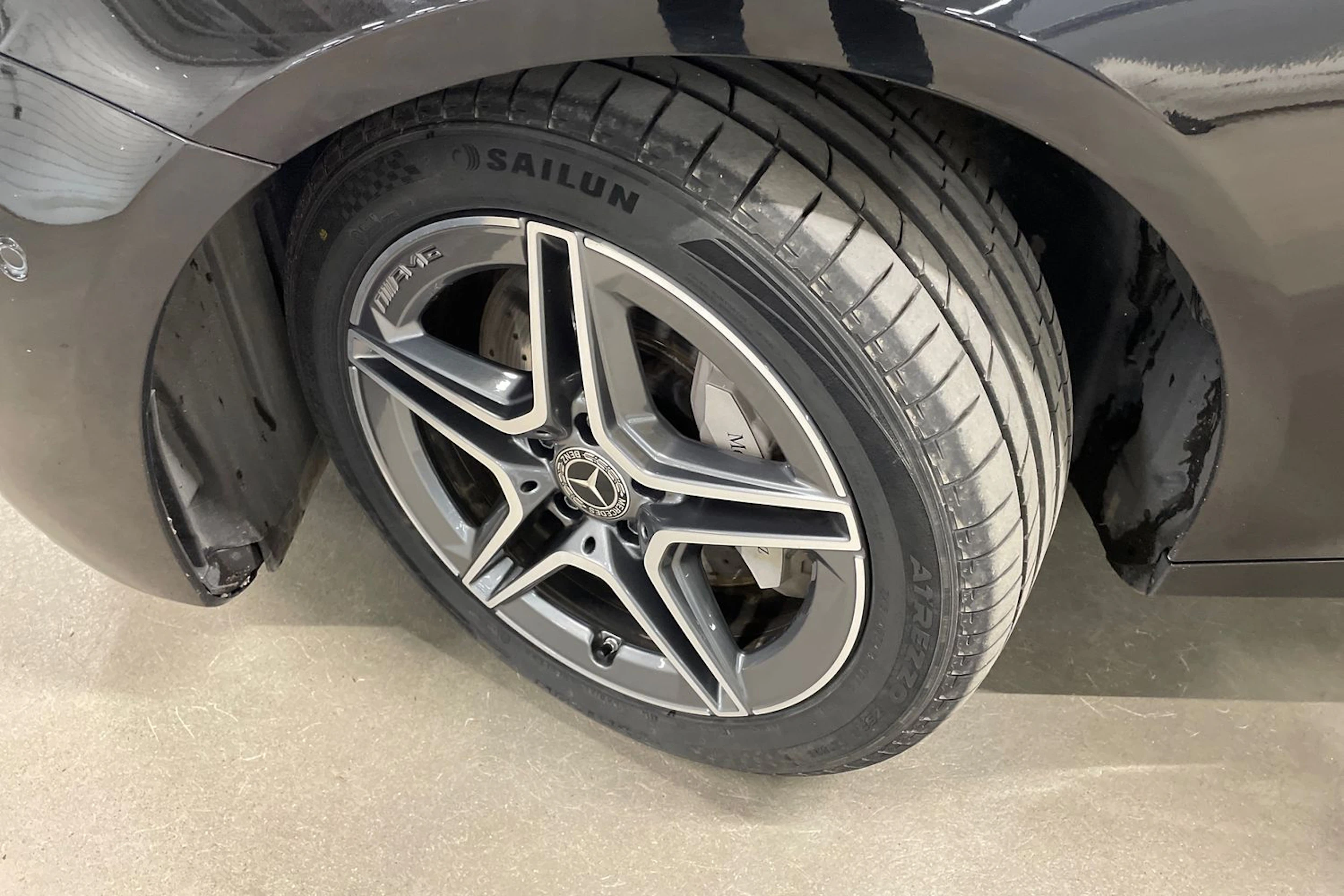 musta Mercedes-Benz E 2021 kuva 10.