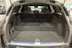 musta Mercedes-Benz E 2021 kuva 12.