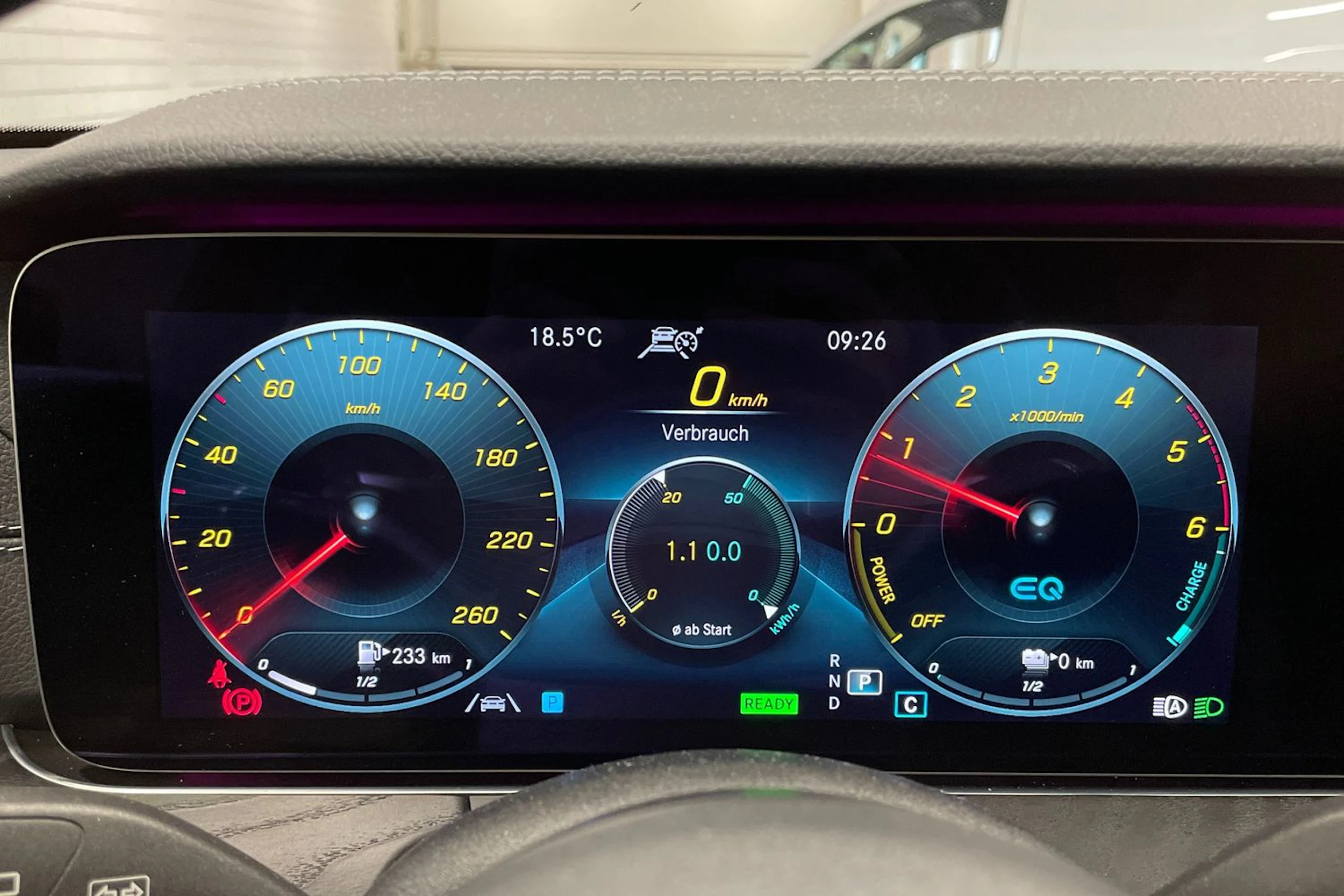 musta Mercedes-Benz E 2021 kuva 13.