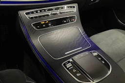 musta Mercedes-Benz E 2021 kuva 22.