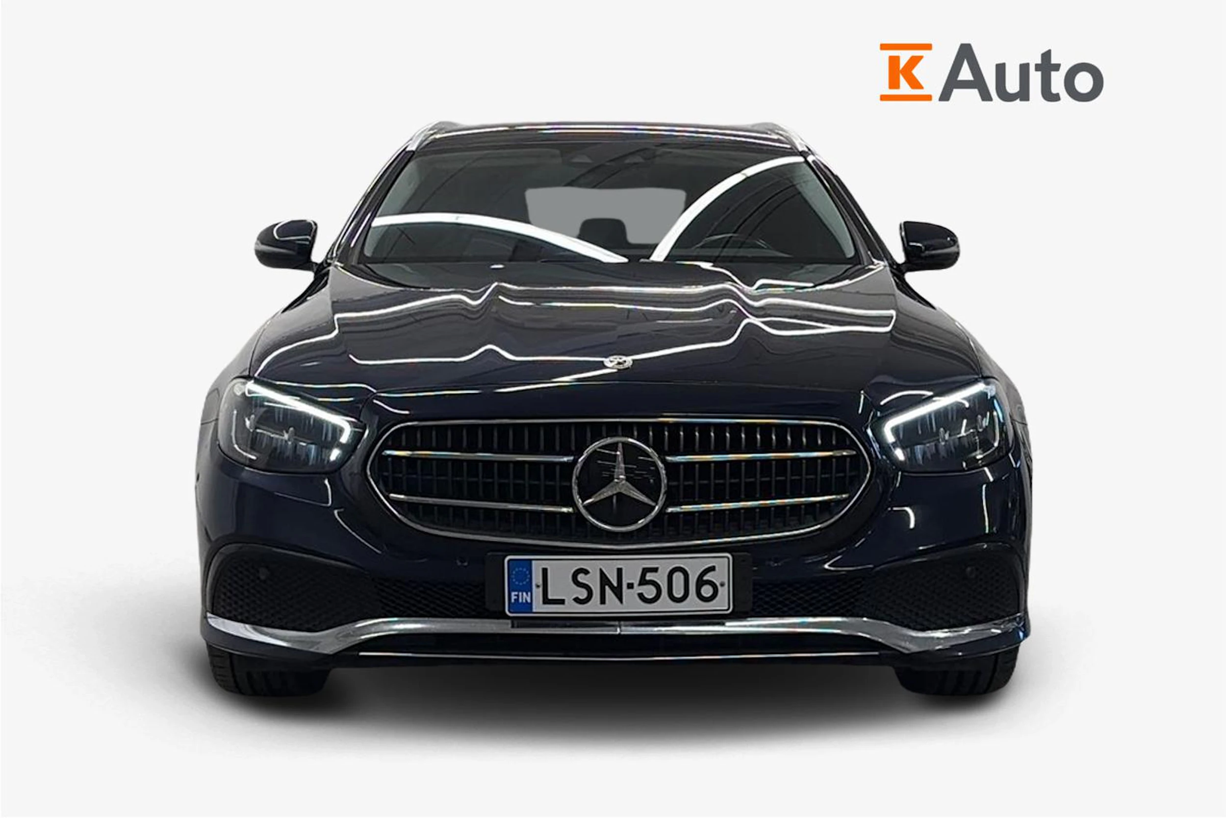 sininen Mercedes-Benz E 2021 kuva 4.