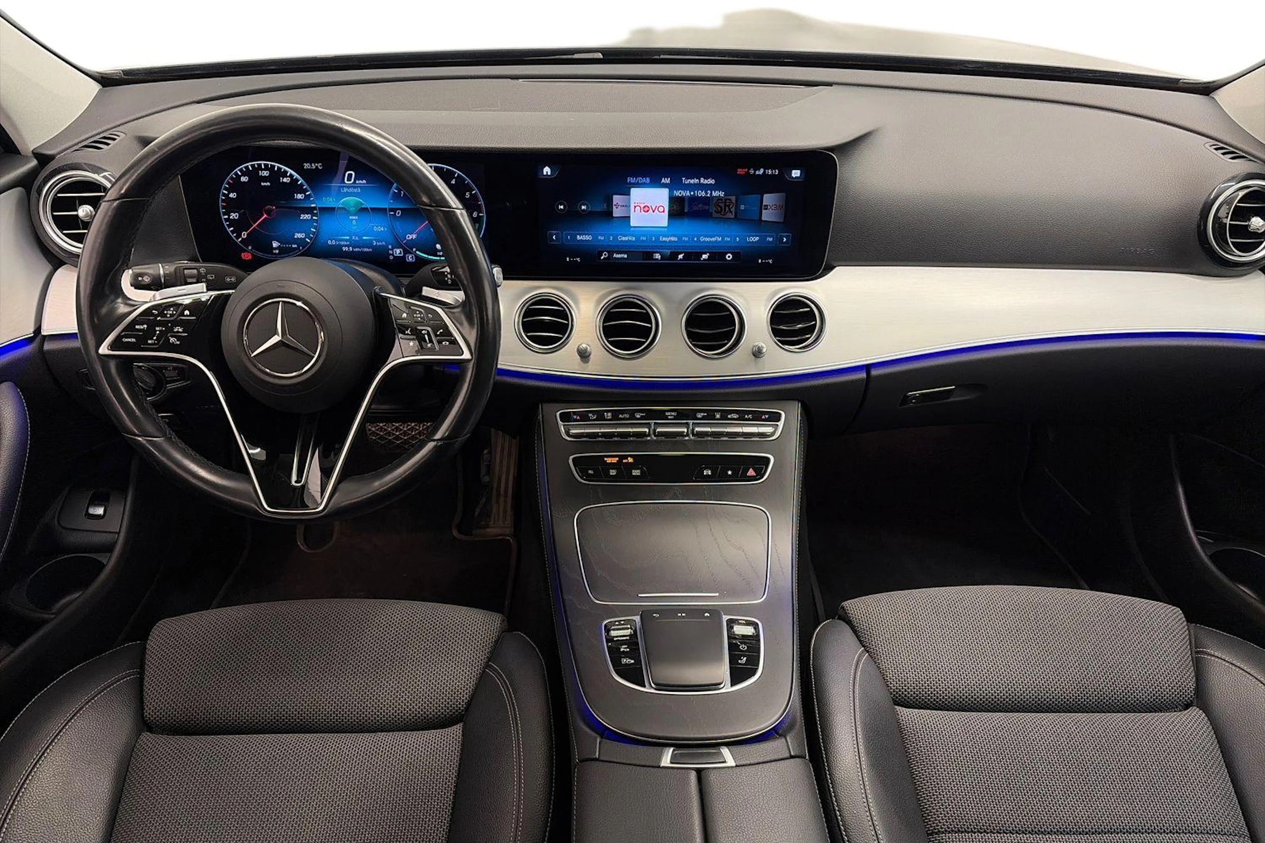 sininen Mercedes-Benz E 2021 kuva 7.