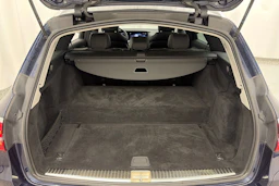 sininen Mercedes-Benz E 2021 kuva 11.