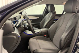 sininen Mercedes-Benz E 2021 kuva 14.